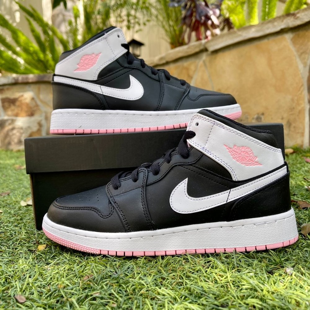 Nike Air Jordan 1 Mid black pink shoes - Picture 2 of 4